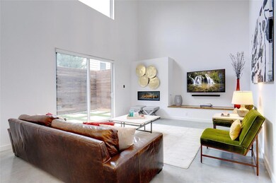 3824 Pine Tree Ct, Dallas, TX 75206 - photo 4