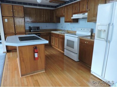 184 Lilac Ln, Burnsville, NC 28714 - photo 7