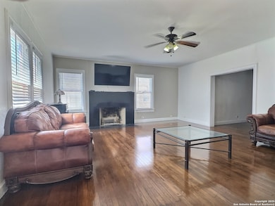 119 E Ridgewood Ct unit 1, San Antonio, TX 78212 - photo 2