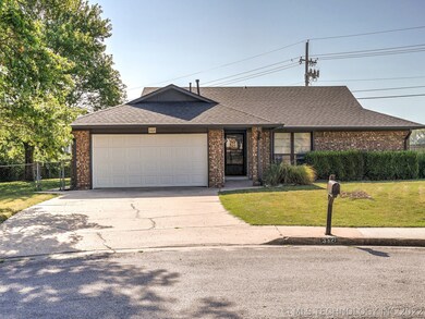 3321 S Ash Place, Broken Arrow, OK 74012 - photo 2