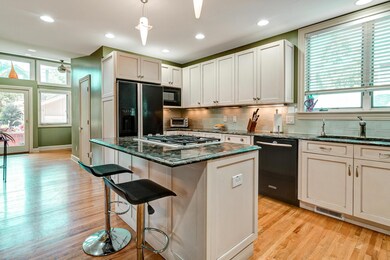 2447 Seneca Park Pl