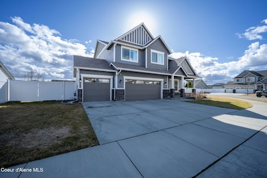 3 Car Garage