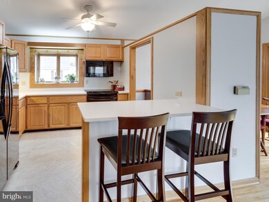 10902 Maple St, Fairfax, VA 22030 - photo 6