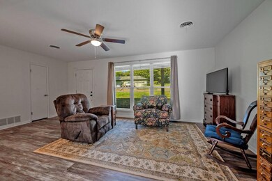 1100 S Maurice Ave, Denison, TX 75020 - photo 4