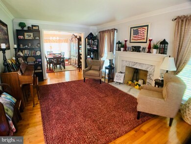 8604 Oak Chase Cir, Fairfax Station, VA 22039 - photo 4