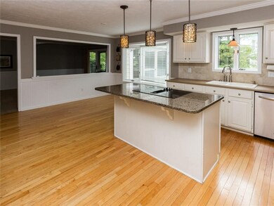 Open Kitchen w/Granite Island Top
