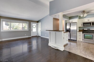 1570 Alcorn Dr, Barberton, OH 44203 - photo 3