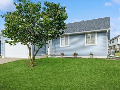 2900 Shadow Creek Ln, Des Moines, IA 50320 - photo 2