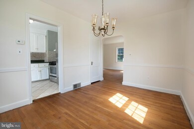 812 Forest Glen Rd, Silver Spring, MD 20901 - photo 5