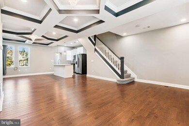 325 Lyndhurst St, Baltimore, MD 21229 - photo 3