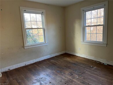 1937 Hinshaw Ave, Winston Salem, NC 27104 - photo 7