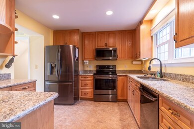 6133 Martins Landing Ct, Burke, VA 22015 - photo 5