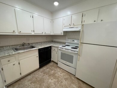 73 Walnut St unit 5, Newtonville, MA 02460 - photo 3