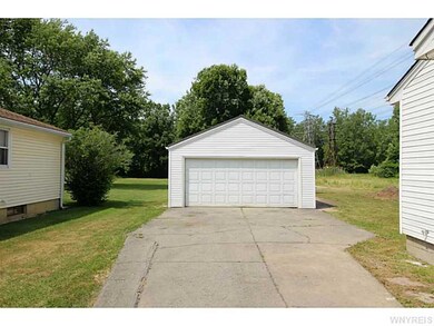 1484 Forbes St, North Tonawanda, NY 14120 - photo 3