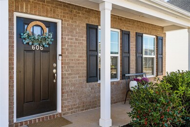 606 Whittier St, Greenville, SC 29605 - photo 4