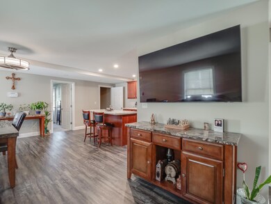 48 Pennichuck St, Nashua, NH 03064 - photo 4