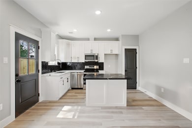 4719 Mallow St unit B, Houston, TX 77033 - photo 6