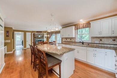 2568 Bangert Ln, Naperville, IL 60564 - photo 7