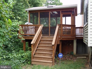 18096 Tompkins Ct, Dumfries, VA 22026 - photo 6