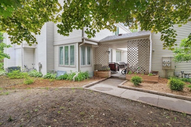 124 Avignon Ct, Woodbury, MN 55125 - photo 2