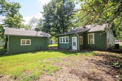 805 N Mulberry St, Abilene, KS 67410 - photo 7