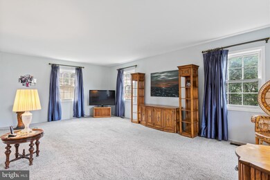 4000 Woodhaven Ln, Bowie, MD 20715 - photo 5