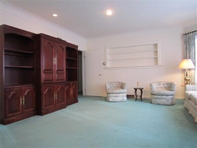 136 Washington Rd unit 1st flr, Springfield, MA 01108 - photo 2