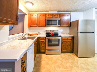 13535 Demetrias Way, Germantown, MD 20874 - photo 6