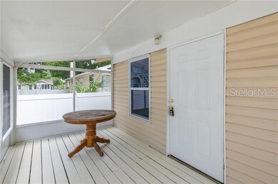 627 15th St N, Saint Petersburg, FL 33705 - photo 4