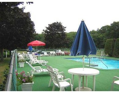 Swimming Pool/Hot Tub/Sauna.