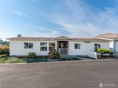 1625 Pleasant Ave unit 38, Wenatchee, WA 98801 - photo 2