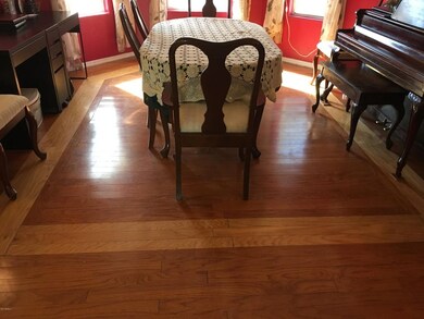Dining room floor design