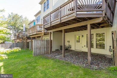 4946 Wyndham Creek Ct, Fairfax, VA 22030 - photo 6