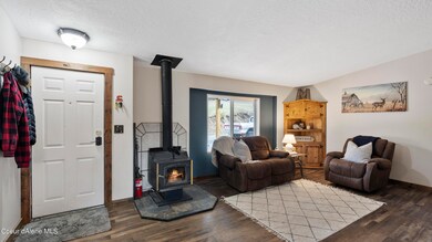 004_Living Room