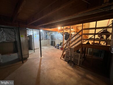 3413 Doe Run Ct, Herndon, VA 20171 - photo 6