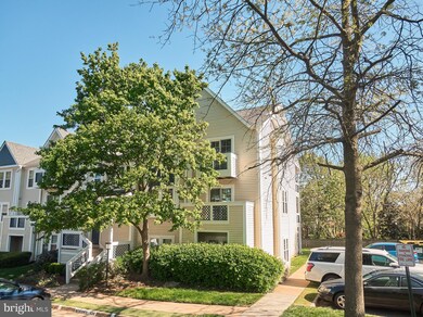 12960 Grays Pointe Rd unit C, Fairfax, VA 22033 - photo 2