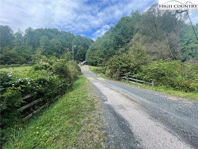 Private driveway, easy access