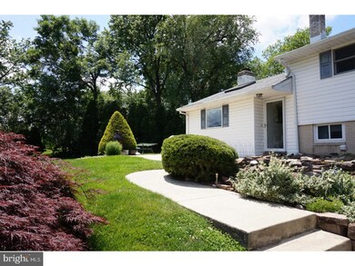 1021 Wayfield Dr, Norristown, PA 19403 - photo 2
