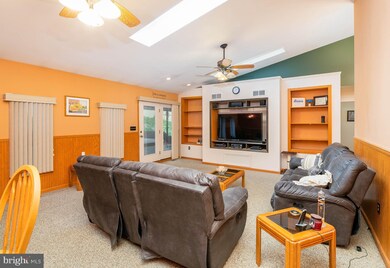 340 Wisteria Ave, Reading, PA 19606 - photo 6