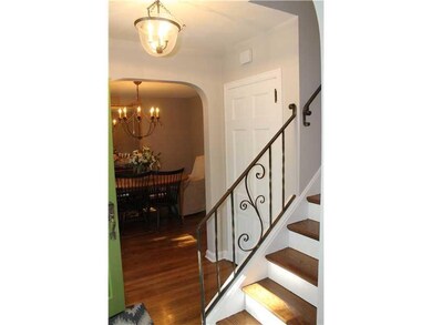 Entry/Foyer.