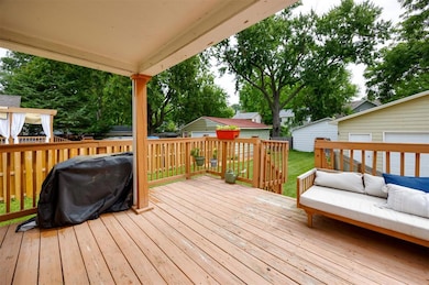 2501 44th St, Des Moines, IA 50310 - photo 6