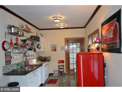 Retro Kitchen that makes a statement!