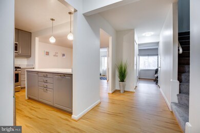 9518 Miranda Ct, Fairfax, VA 22031 - photo 3