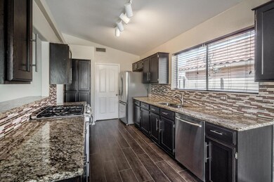 6864 E Lomita Ave Mesa AZ-large-006-3-Ki