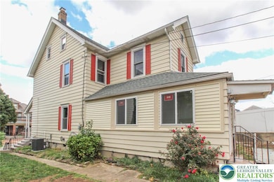 1522 Center St unit 1, Bethlehem, PA 18018 - photo 5