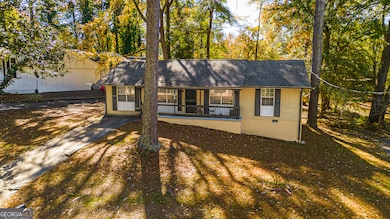 761 Robert e Lee Pkwy, Jonesboro, GA 30238 - photo 2