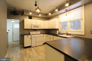 5605 Hawthorne Rd, La Plata, MD 20646 - photo 6