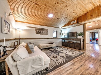 12301 Skyridge Dr, Edmond, OK 73025 - photo 6