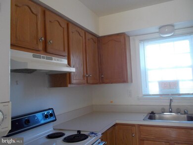 172 Leeds Ct W unit C, Warrenton, VA 20186 - photo 2