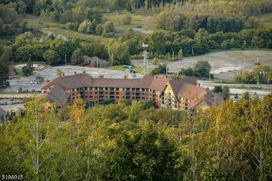 200 New Jersey 94 unit 411, Vernon Township, NJ 07462 - photo 2